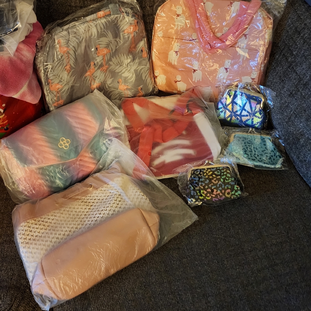 Bag Bundle! - Picture 2 of 10
